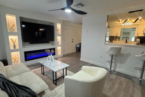 Casa en venta en New Port Richey, Florida, 3 dormitorios, 123.37 m2 № 1902852 - foto 2