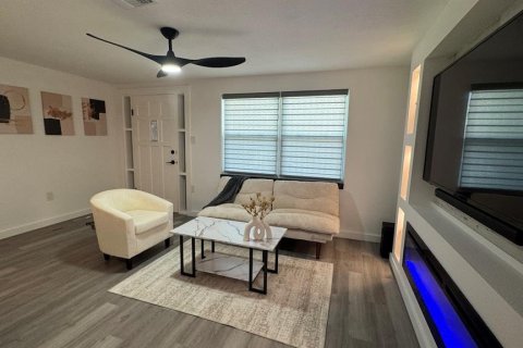 Casa en venta en New Port Richey, Florida, 3 dormitorios, 123.37 m2 № 1902852 - foto 3
