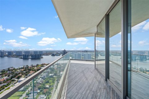 Купить кондоминиум в Санни-Айлс-Бич, Флорида 2 спальни, 113.62м2, № 2075650 - фото 4