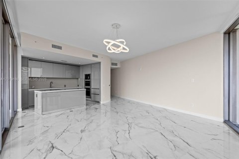 Купить кондоминиум в Санни-Айлс-Бич, Флорида 2 спальни, 113.62м2, № 2075650 - фото 9