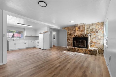 Immobilier commercial à vendre à Titusville, Floride: 7 chambres, 259.75 m2 № 2312304 - photo 3