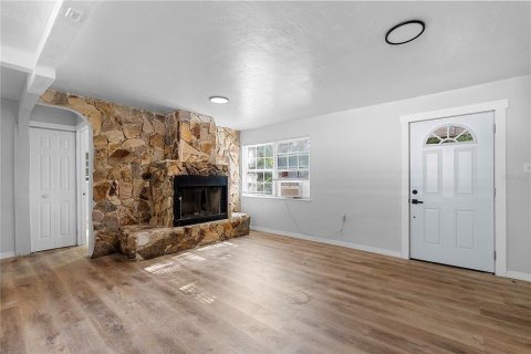Immobilier commercial à vendre à Titusville, Floride: 7 chambres, 259.75 m2 № 2312304 - photo 7