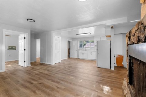 Immobilier commercial à vendre à Titusville, Floride: 7 chambres, 259.75 m2 № 2312304 - photo 4