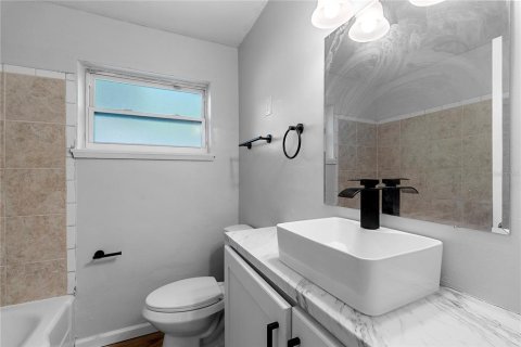 Immobilier commercial à vendre à Titusville, Floride: 7 chambres, 259.75 m2 № 2312304 - photo 12