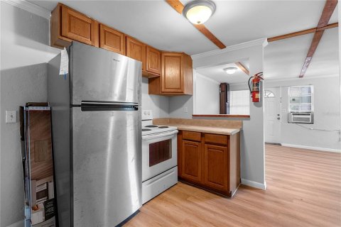Immobilier commercial à vendre à Titusville, Floride: 7 chambres, 259.75 m2 № 2312304 - photo 19