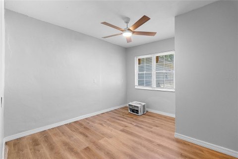 Immobilier commercial à vendre à Titusville, Floride: 7 chambres, 259.75 m2 № 2312304 - photo 10