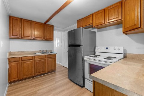 Immobilier commercial à vendre à Titusville, Floride: 7 chambres, 259.75 m2 № 2312304 - photo 18