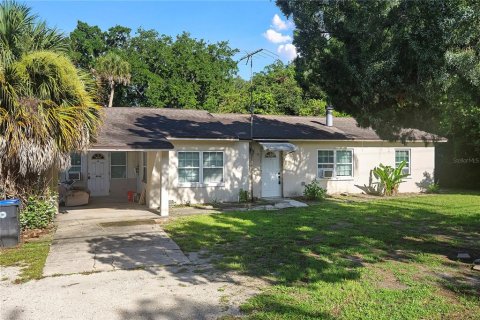 Immobilier commercial à Titusville, Floride 7 chambres, 259.75 m2 № 2312304