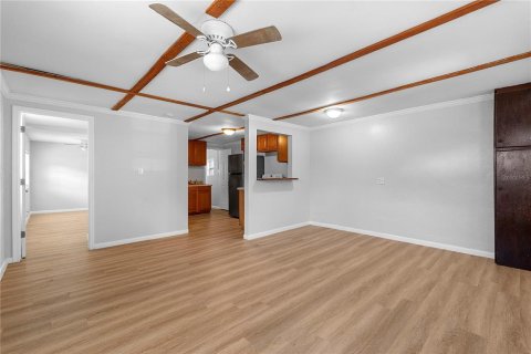 Immobilier commercial à vendre à Titusville, Floride: 7 chambres, 259.75 m2 № 2312304 - photo 17