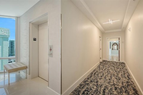 Condominio en venta en Sarasota, Florida, 2 dormitorios, 161.28 m2 № 2278081 - foto 4