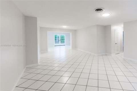 Casa en venta en Fort Lauderdale, Florida, 2 dormitorios, 165.92 m2 № 1994348 - foto 19