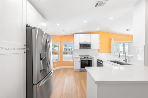 Купить виллу или дом в Дания-Бич, Флорида 2 спальни, 110.93м2, № 2021052 - фото 5