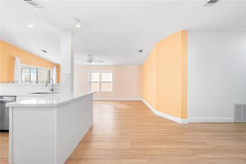 Купить виллу или дом в Дания-Бич, Флорида 2 спальни, 110.93м2, № 2021052 - фото 6