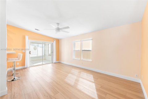 Купить виллу или дом в Дания-Бич, Флорида 2 спальни, 110.93м2, № 2021052 - фото 8