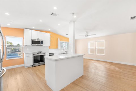 Купить виллу или дом в Дания-Бич, Флорида 2 спальни, 110.93м2, № 2021052 - фото 3