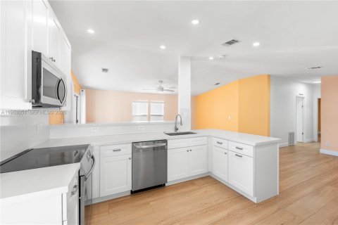 Купить виллу или дом в Дания-Бич, Флорида 2 спальни, 110.93м2, № 2021052 - фото 4