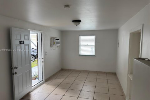 Снять в аренду коммерческую недвижимость в Холливуд, Флорида 270.44м2, № 2004301 - фото 13