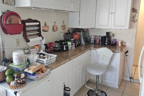 Casa en venta en Miami, Florida, 4 dormitorios, 167.5 m2 № 1992173 - foto 10