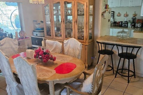 Casa en venta en Miami, Florida, 4 dormitorios, 167.5 m2 № 1992173 - foto 12