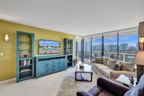 Copropriété à vendre à Aventura, Floride: 2 chambres, 135.64 m2 № 1966237 - photo 1