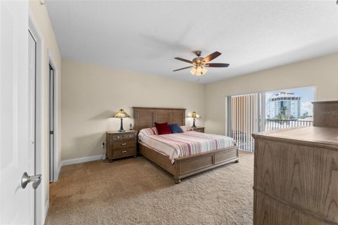 Copropriété à vendre à Saint Pete Beach, Floride: 3 chambres, 228.54 m2 № 2386737 - photo 15