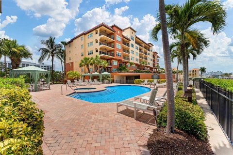 Copropriété à vendre à Saint Pete Beach, Floride: 3 chambres, 228.54 m2 № 2386737 - photo 6