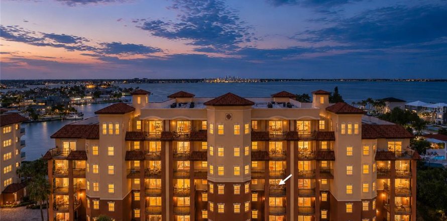 Condo à Saint Pete Beach, Floride, 3 chambres  № 2386737