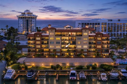 Copropriété à vendre à Saint Pete Beach, Floride: 3 chambres, 228.54 m2 № 2386737 - photo 28