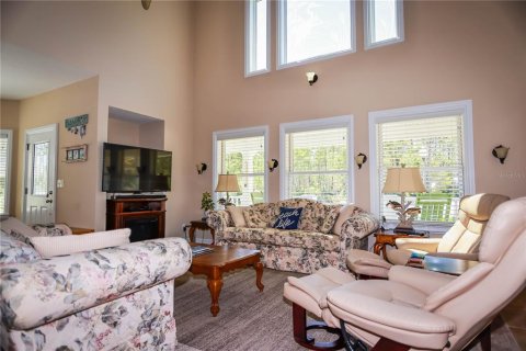 House in Eastpoint, Florida 4 bedrooms, 223.8 sq.m. № 1105761 - photo 16