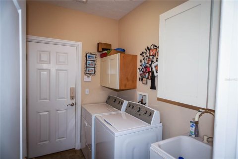 House in Eastpoint, Florida 4 bedrooms, 223.8 sq.m. № 1105761 - photo 19