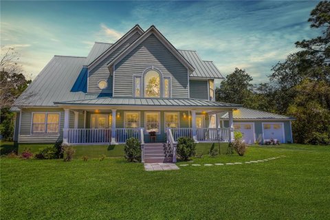 House in Eastpoint, Florida 4 bedrooms, 223.8 sq.m. № 1105761 - photo 8