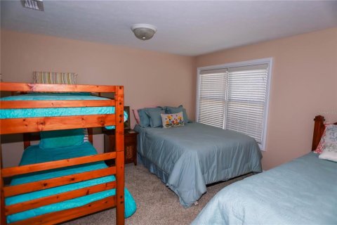 House in Eastpoint, Florida 4 bedrooms, 223.8 sq.m. № 1105761 - photo 27