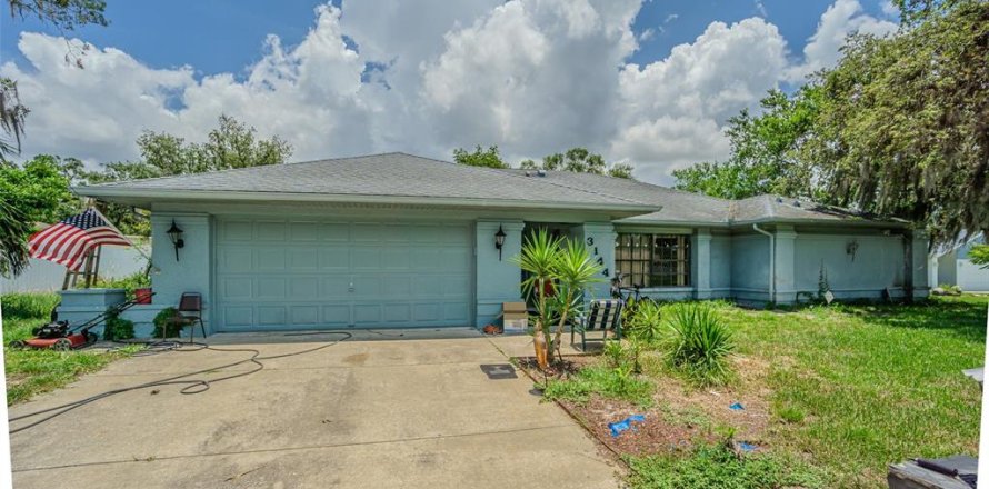House in Spring Hill, Florida 3 bedrooms, 188.68 sq.m. № 1803815