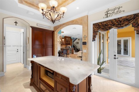 House in Pompano Beach, Florida 4 bedrooms, 256.32 sq.m. № 1984713 - photo 13