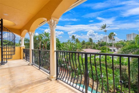 House in Pompano Beach, Florida 4 bedrooms, 256.32 sq.m. № 1984713 - photo 30