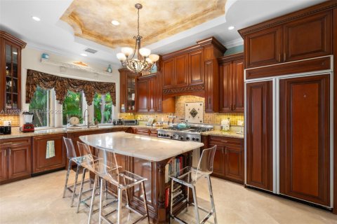 House in Pompano Beach, Florida 4 bedrooms, 256.32 sq.m. № 1984713 - photo 12