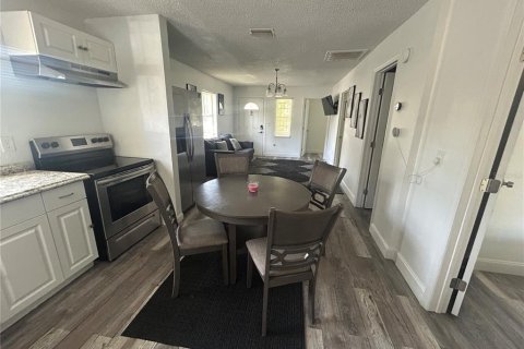 House in Lakeland, Florida 3 bedrooms, 90.39 sq.m. № 1829143 - photo 7