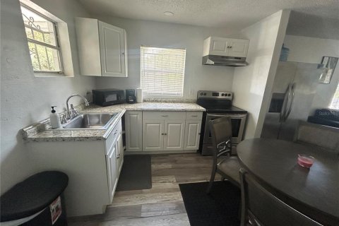 House in Lakeland, Florida 3 bedrooms, 90.39 sq.m. № 1829143 - photo 8