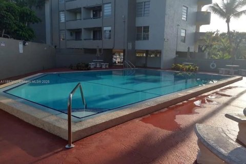 Снять в аренду кондоминиум в Майами, Флорида 1 спальня, 75.9м2, № 1949812 - фото 12