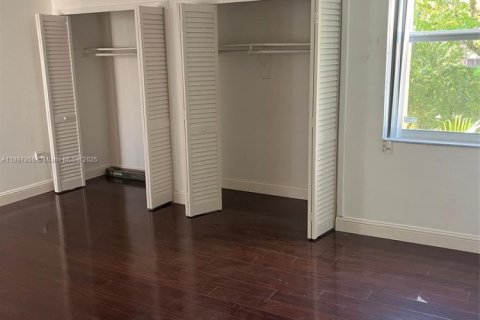 Снять в аренду кондоминиум в Майами, Флорида 1 спальня, 75.9м2, № 1949812 - фото 9