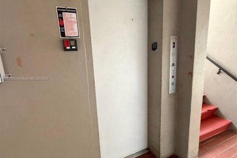 Снять в аренду кондоминиум в Майами, Флорида 1 спальня, 75.9м2, № 1949812 - фото 13