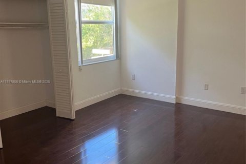 Снять в аренду кондоминиум в Майами, Флорида 1 спальня, 75.9м2, № 1949812 - фото 8