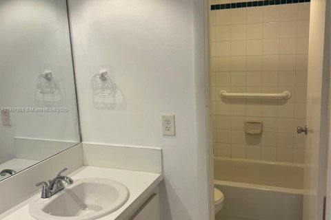 Снять в аренду кондоминиум в Майами, Флорида 1 спальня, 75.9м2, № 1949812 - фото 11