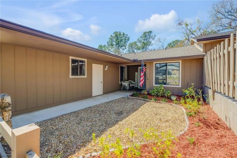 House in Port Orange, Florida 2 bedrooms, 120.31 sq.m. № 1549465 - photo 4
