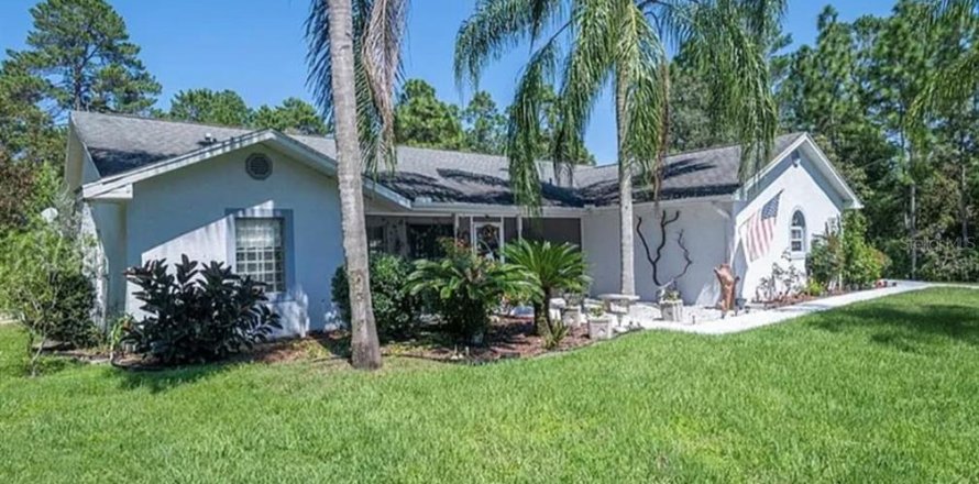 House in Beverly Hills, Florida 3 bedrooms, 154.22 sq.m. № 2102083