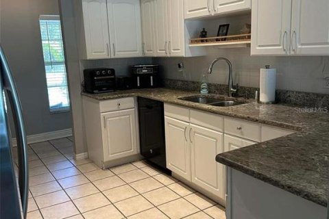 House in Beverly Hills, Florida 3 bedrooms, 154.22 sq.m. № 2102083 - photo 12