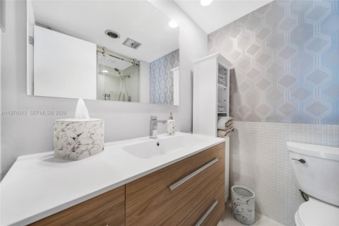 Condo in Fort Lauderdale, Florida, 2 bedrooms  № 2040147 - photo 20