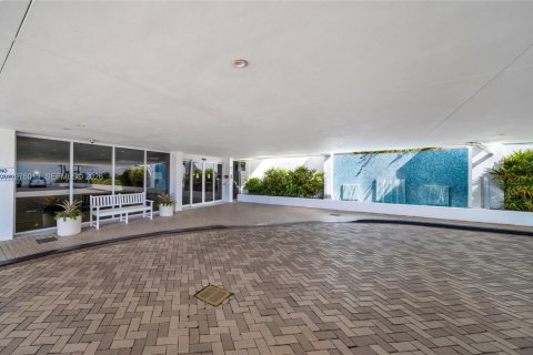 Condo in Fort Lauderdale, Florida, 2 bedrooms  № 2040147 - photo 22