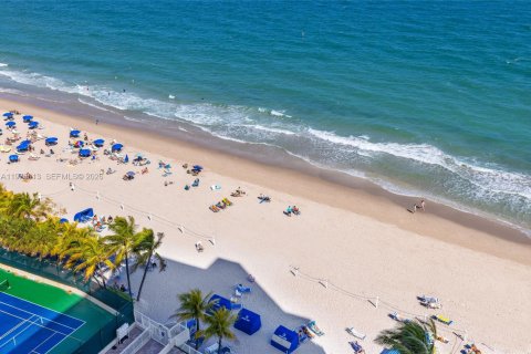 Condo in Fort Lauderdale, Florida, 2 bedrooms  № 2040147 - photo 21