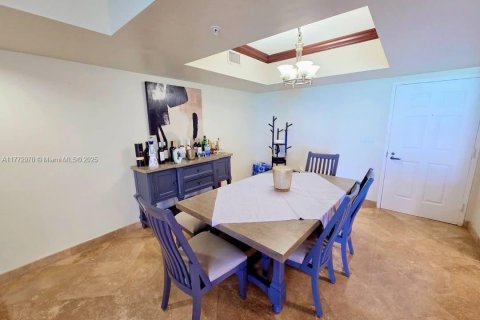 Condo in Sunny Isles Beach, Florida, 1 bedroom  № 1874608 - photo 13